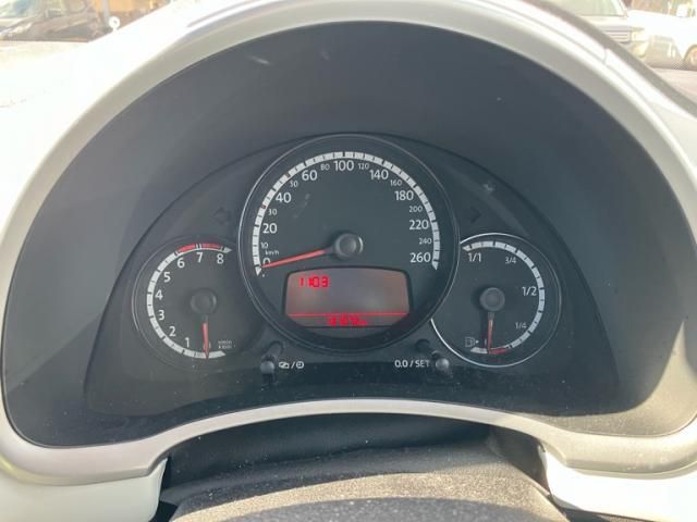 VOLKSWAGEN VOLKSWAGEN The BEETLE 2015