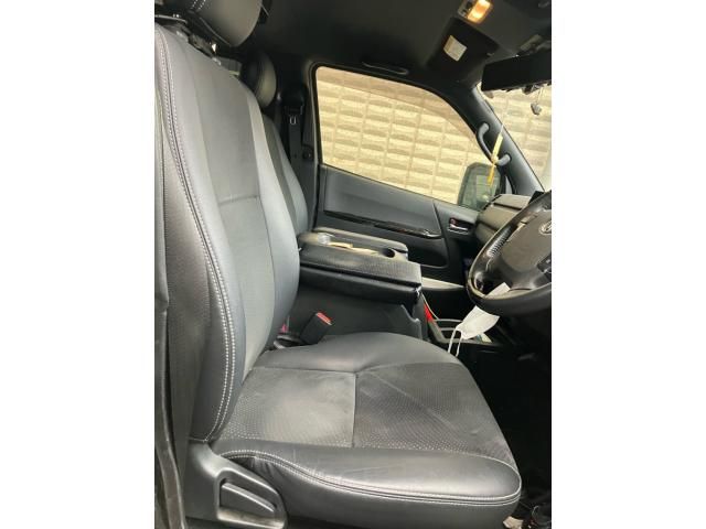 TOYOTA HIACE van 4WD 2021