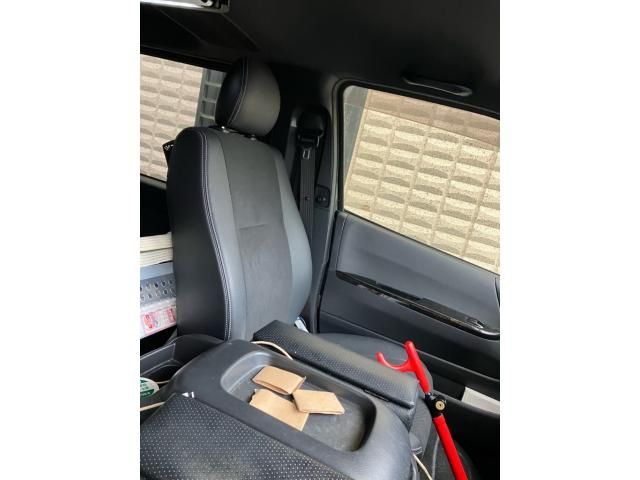 TOYOTA HIACE van 4WD 2021