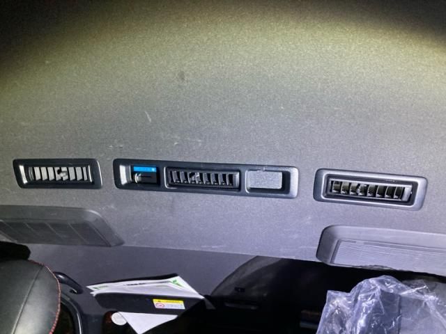 TOYOTA HIACE van 4WD 2020