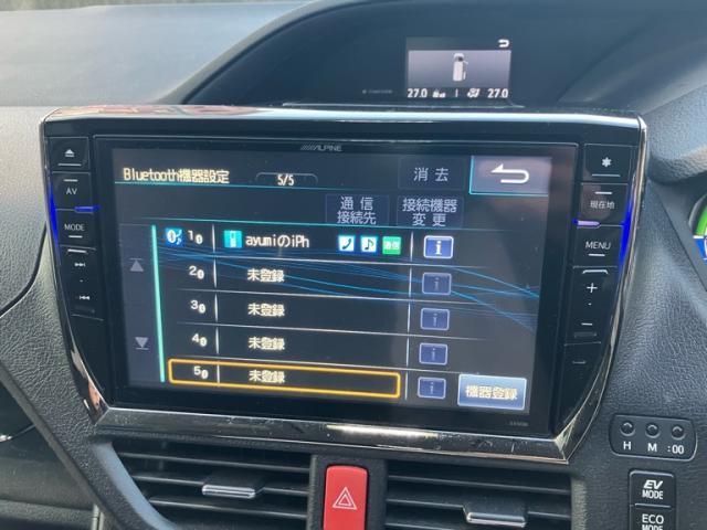 TOYOTA VOXY HYBRID 2015