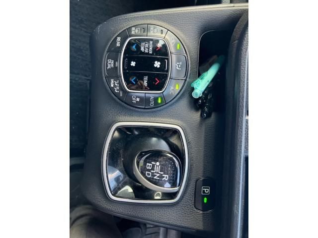 TOYOTA VOXY HYBRID 2015