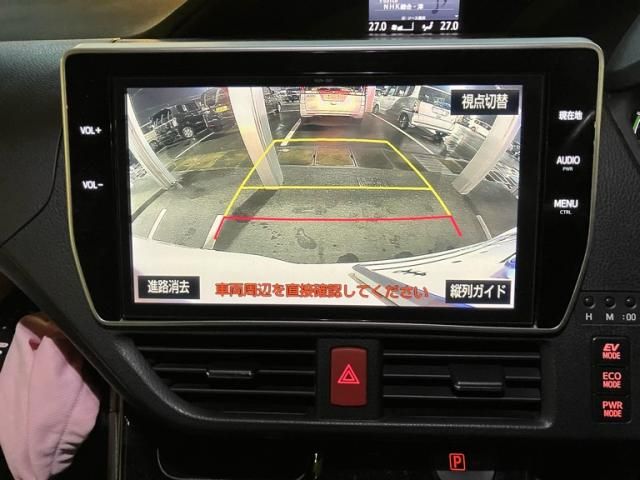 TOYOTA NOAH HYBRID 2017