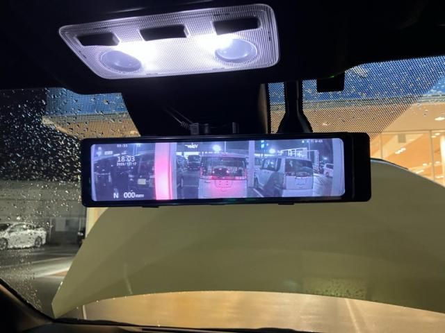 TOYOTA NOAH HYBRID 2017