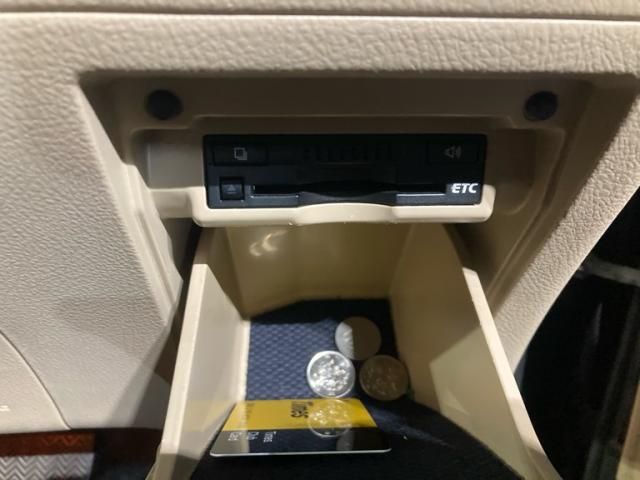 TOYOTA ALPHARD hybrid 4WD 2012