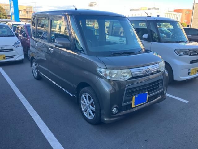 DAIHATSU TANTO CUSTOM 2011