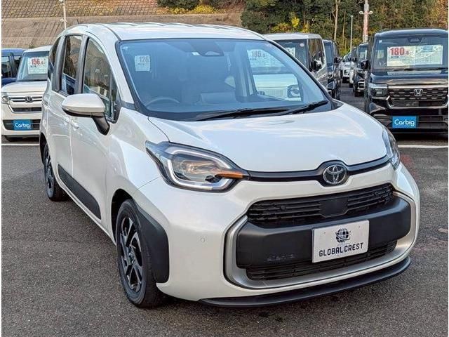 TOYOTA SIENTA HYBRID 2023