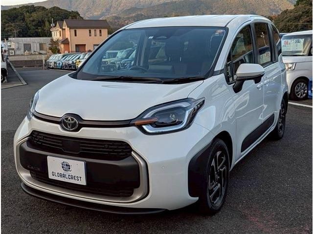 TOYOTA SIENTA HYBRID 2023