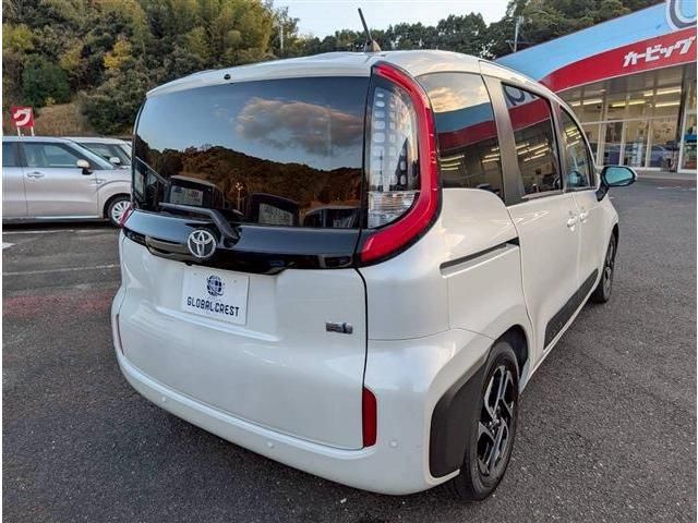 TOYOTA SIENTA HYBRID 2023