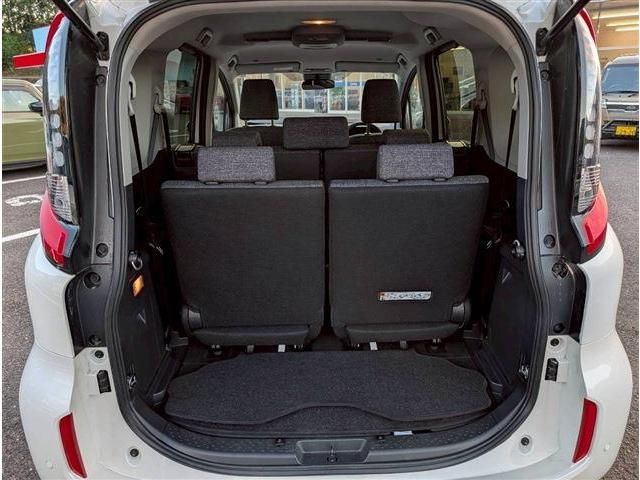 TOYOTA SIENTA HYBRID 2023