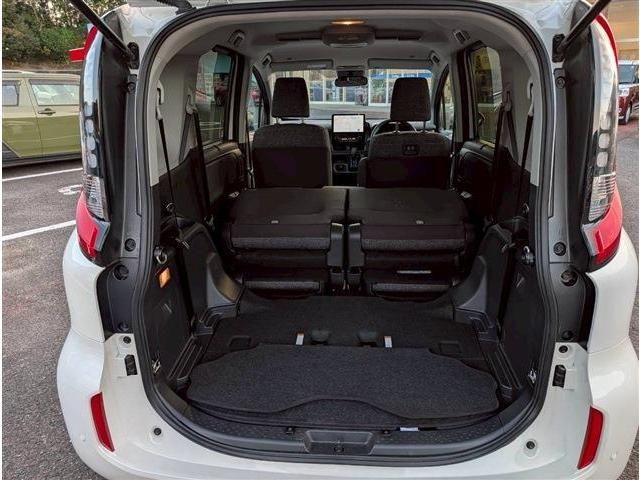 TOYOTA SIENTA HYBRID 2023