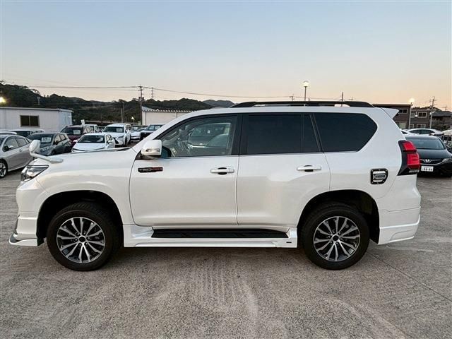 TOYOTA LANDCRUISER PRADO 2022