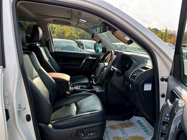 TOYOTA LANDCRUISER PRADO 2022