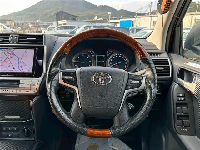 TOYOTA LANDCRUISER PRADO 2022