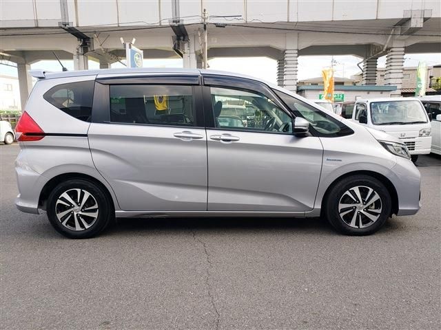 HONDA FREED plus HYBRID 2017