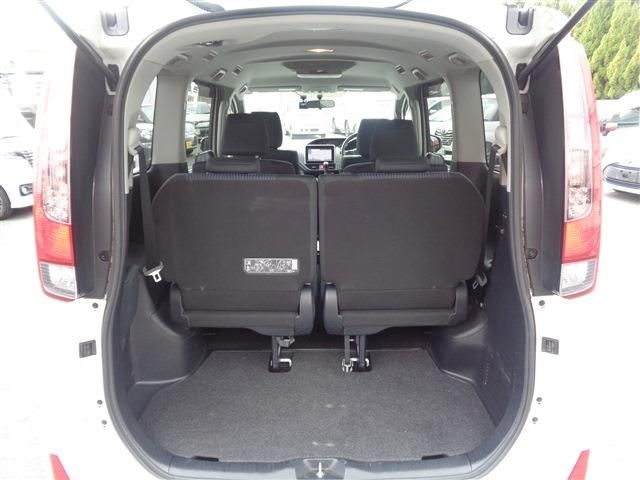 TOYOTA NOAH 2015