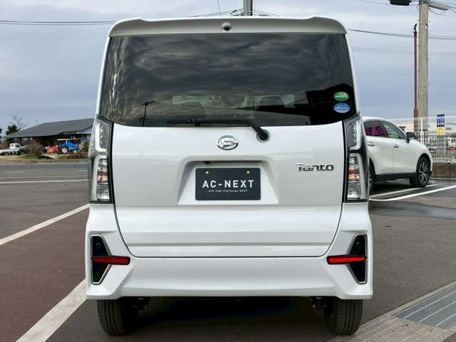 DAIHATSU TANTO 4WD 2021