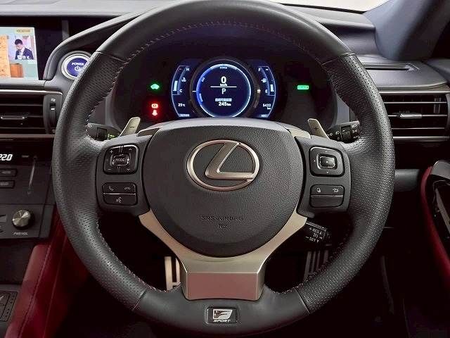 TOYOTA LEXUS RC300h 2016