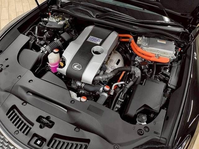 TOYOTA LEXUS RC300h 2016