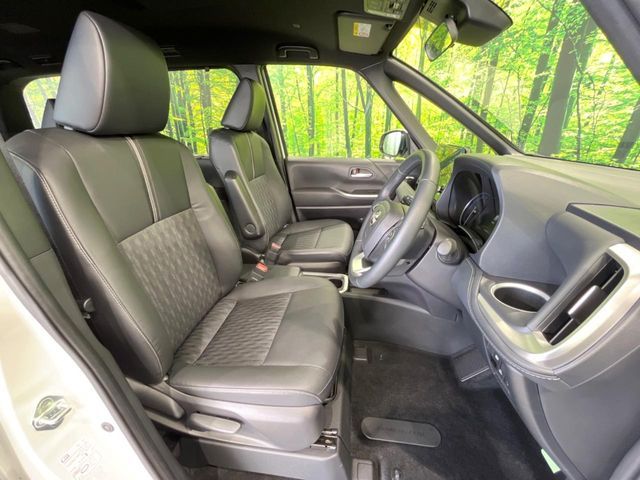 TOYOTA NOAH HYBRID 2022