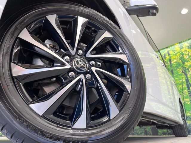 TOYOTA NOAH HYBRID 2022