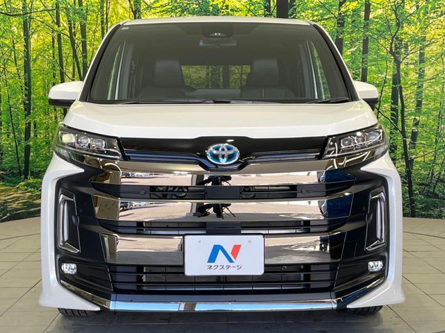 TOYOTA NOAH HYBRID 2022