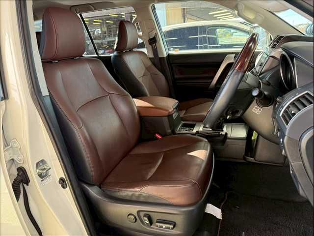 TOYOTA LANDCRUISER PRADO 2016