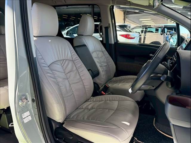 TOYOTA SIENTA HYBRID 2022