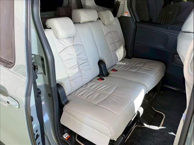 TOYOTA SIENTA HYBRID 2022