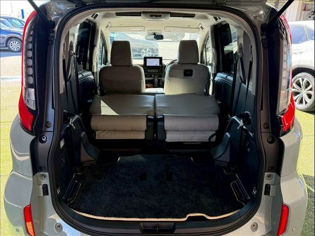 TOYOTA SIENTA HYBRID 2022