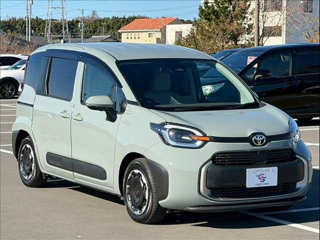 TOYOTA SIENTA HYBRID 2022