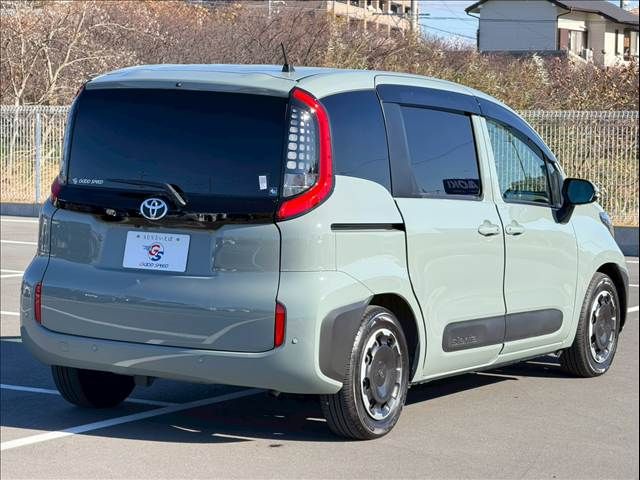 TOYOTA SIENTA HYBRID 2022