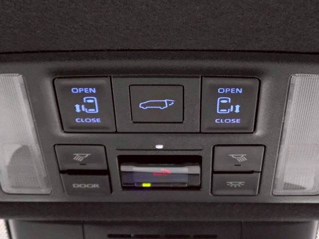 TOYOTA VOXY HYBRID 2023