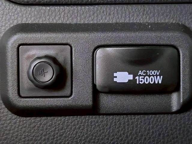 TOYOTA VOXY HYBRID 2023