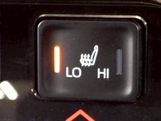 TOYOTA VOXY HYBRID 2023