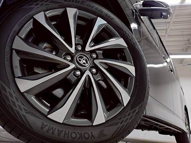 TOYOTA VOXY HYBRID 2023