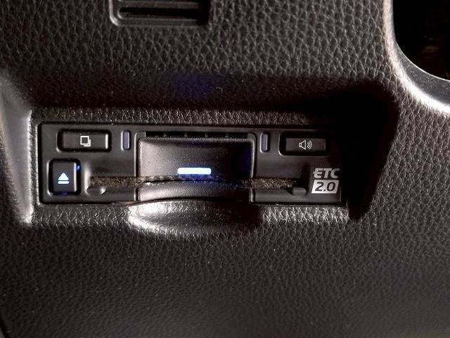 TOYOTA VOXY HYBRID 2023