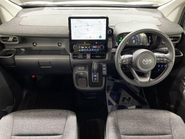 TOYOTA SIENTA HYBRID 2023