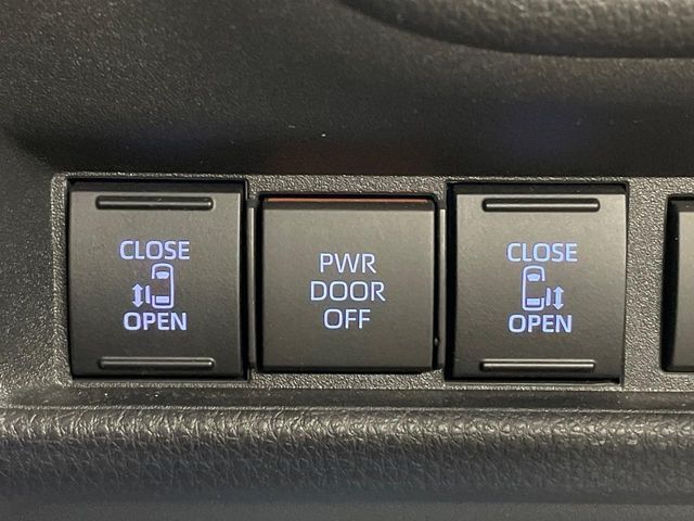 TOYOTA SIENTA HYBRID 2023