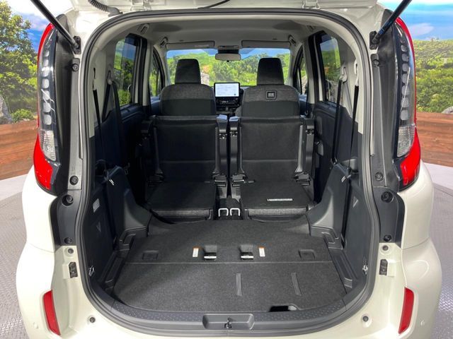 TOYOTA SIENTA HYBRID 2023