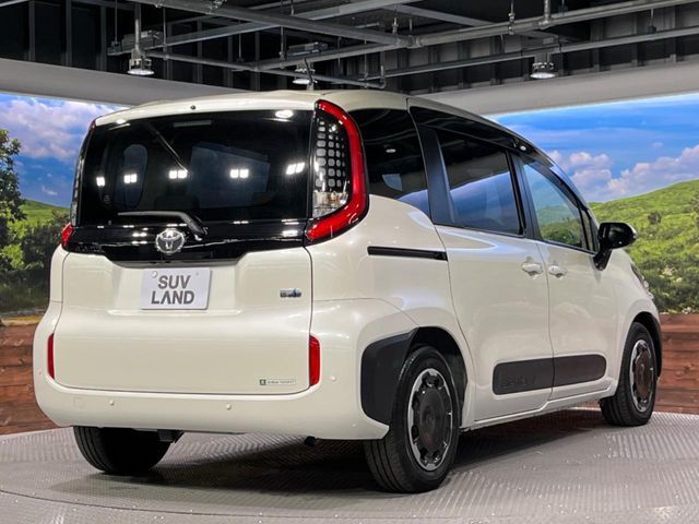 TOYOTA SIENTA HYBRID 2023