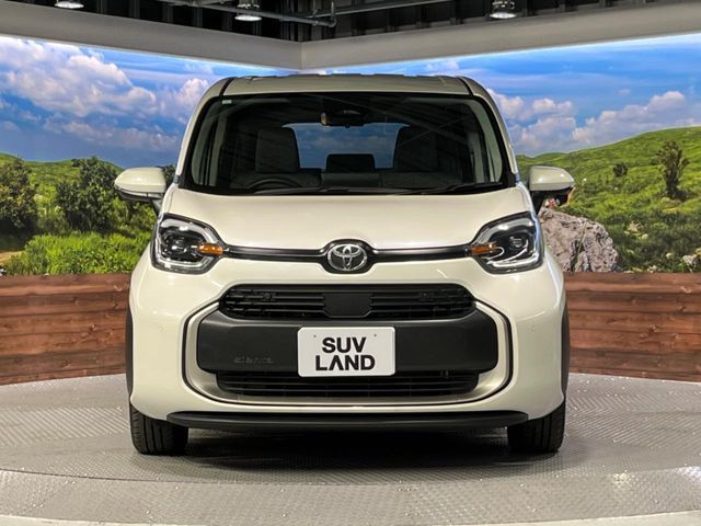 TOYOTA SIENTA HYBRID 2023