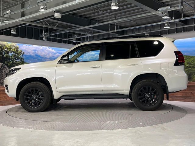 TOYOTA LANDCRUISER PRADO 2023
