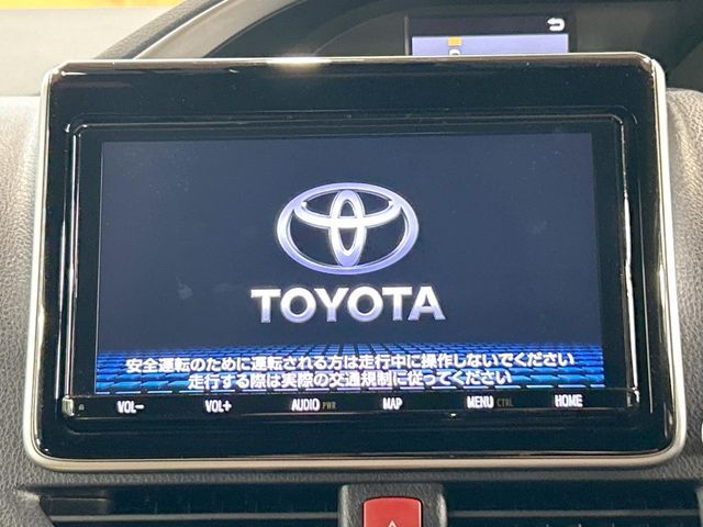 TOYOTA VOXY 2019