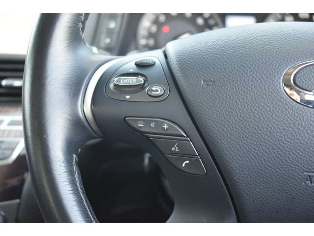 NISSAN FUGA HYBRID 2017