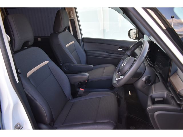 NISSAN SERENA  WG 2024