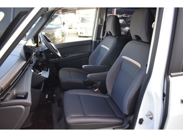 NISSAN SERENA  WG 2024