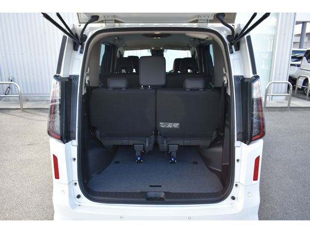 NISSAN SERENA  WG 2024