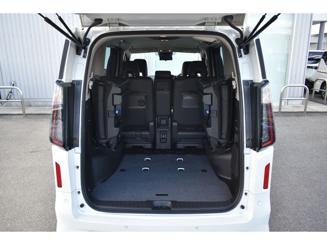 NISSAN SERENA  WG 2024