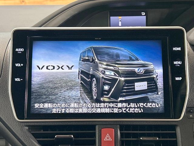 TOYOTA VOXY 2019